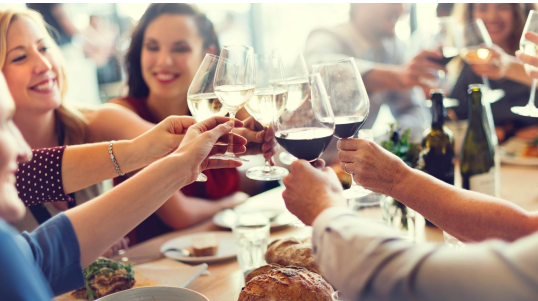 Fondue l'Excellent - apportez votre est spécialisé dans différents types de fondues, du traditionnel fromage suisse fondu à la fondue au vin, en passant par la fondue chinoise et la fondue au chocolat